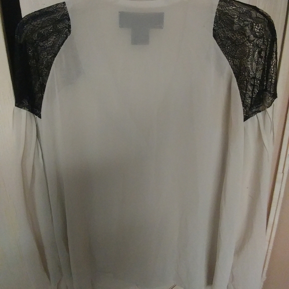Kardashian White with Black Lace Blouse - Picture 3 of 3
